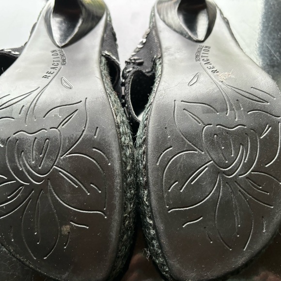 Kenneth Cole Reaction sandals. Size 7 - Picture 7 of 7